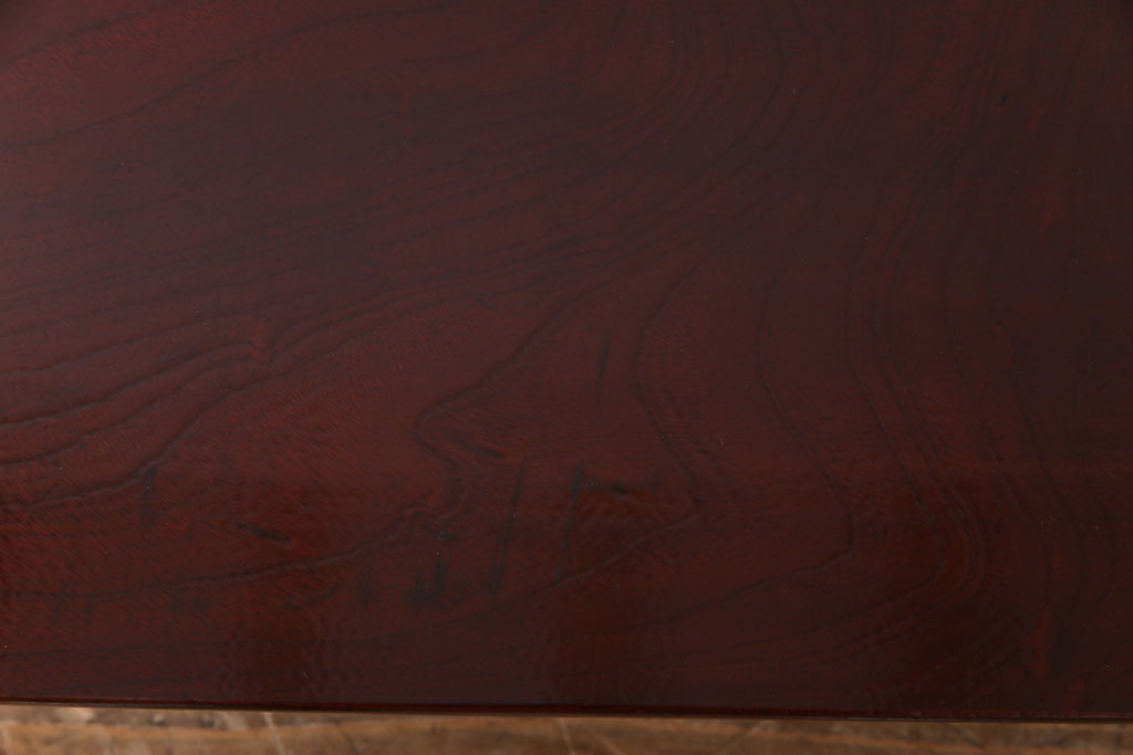 アンティーク家具　和製アンティーク　総ケヤキ一枚板　漆塗り　曲線を帯びた脚が目を引く角ちゃぶ台(ローテーブル、花台)