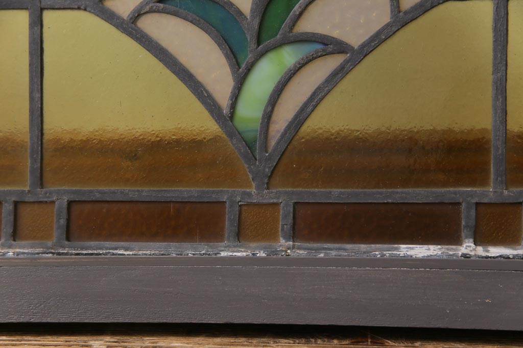 アンティーク雑貨　和製アンティーク　花のアクセントがかわいらしいステンドグラス(フィックス窓、明り取り、はめ殺し)(3)