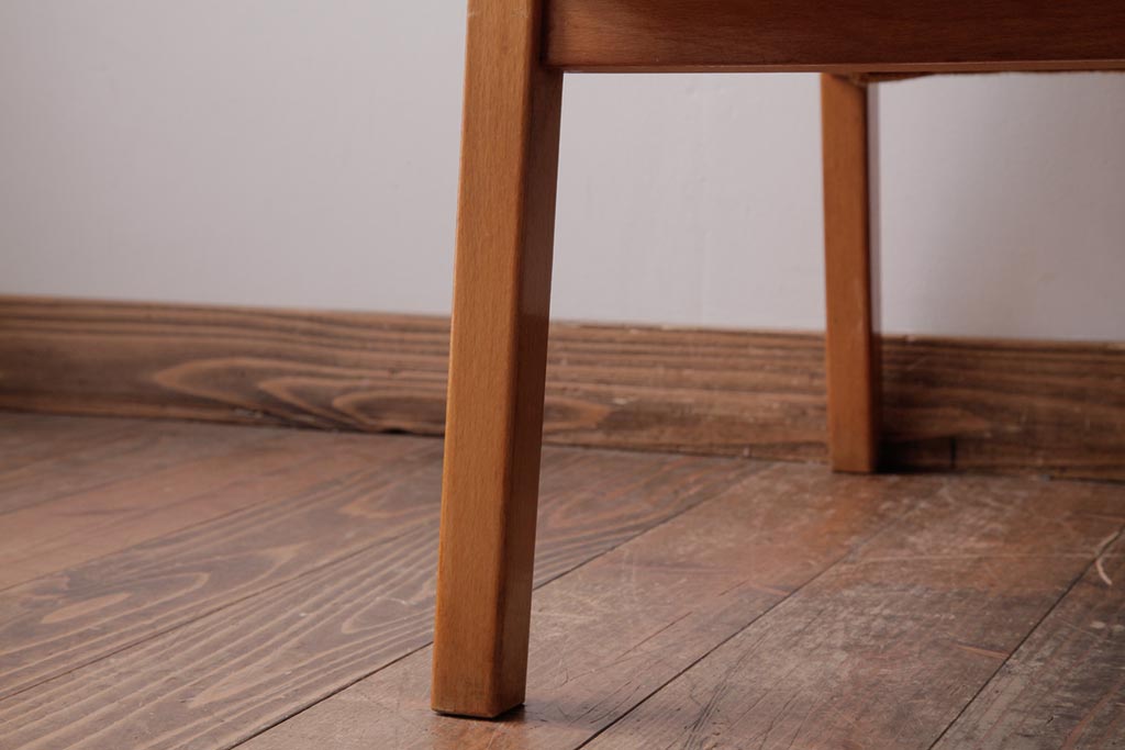 ヴィンテージ家具　北欧ビンテージ　ビーチ材　明るい木色が柔らかな雰囲気の1人掛けソファ(アームチェア)