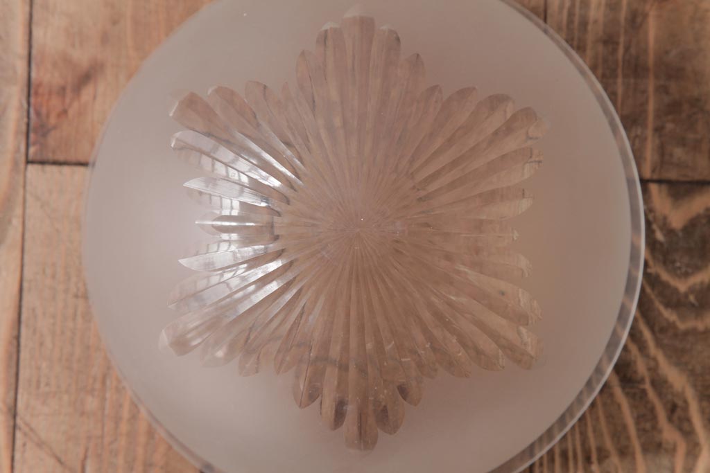 和製アンティーク　大正期　すりガラスに施されたカットが上品な天井ライト(カバー、天井照明)