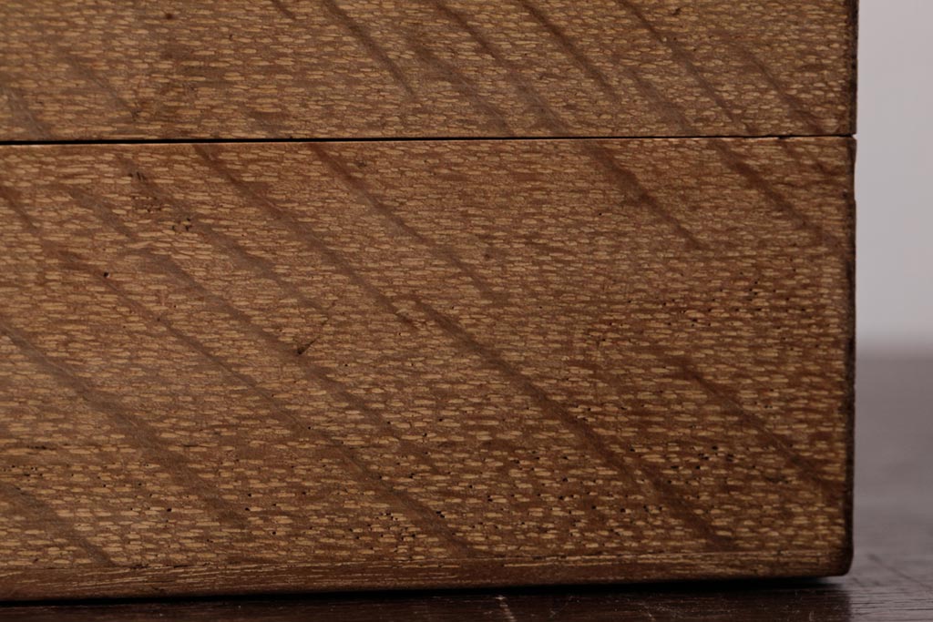 アンティーク雑貨　昭和レトロ　ナラ材　素朴な風合いのシンプルな蓋付き小物入れ(収納箱、筆入れ)