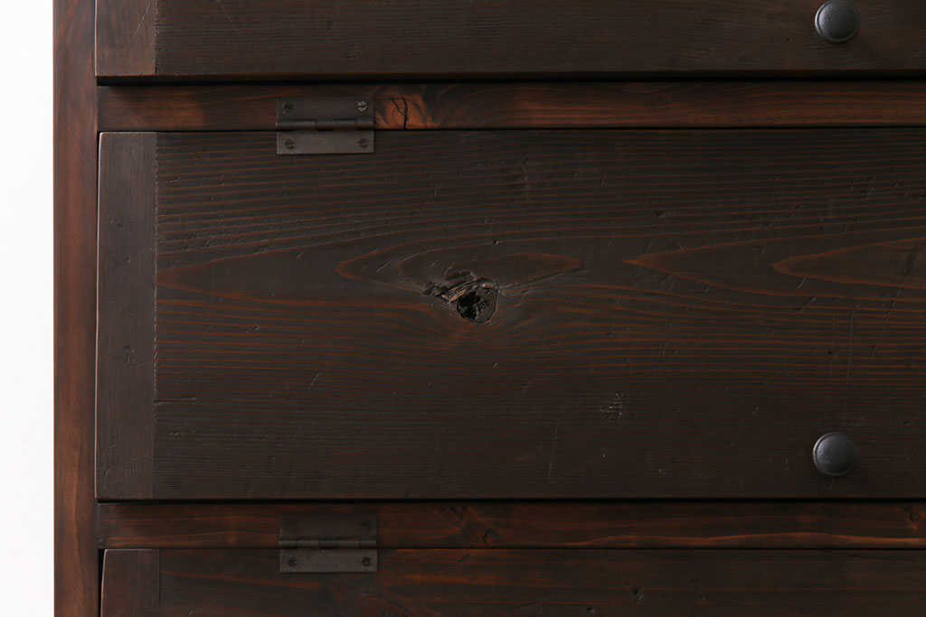 アンティーク家具　リメイク品　明治期　古い松材を利用したパタパタ扉の収納棚(戸棚、下駄箱、キャビネット)