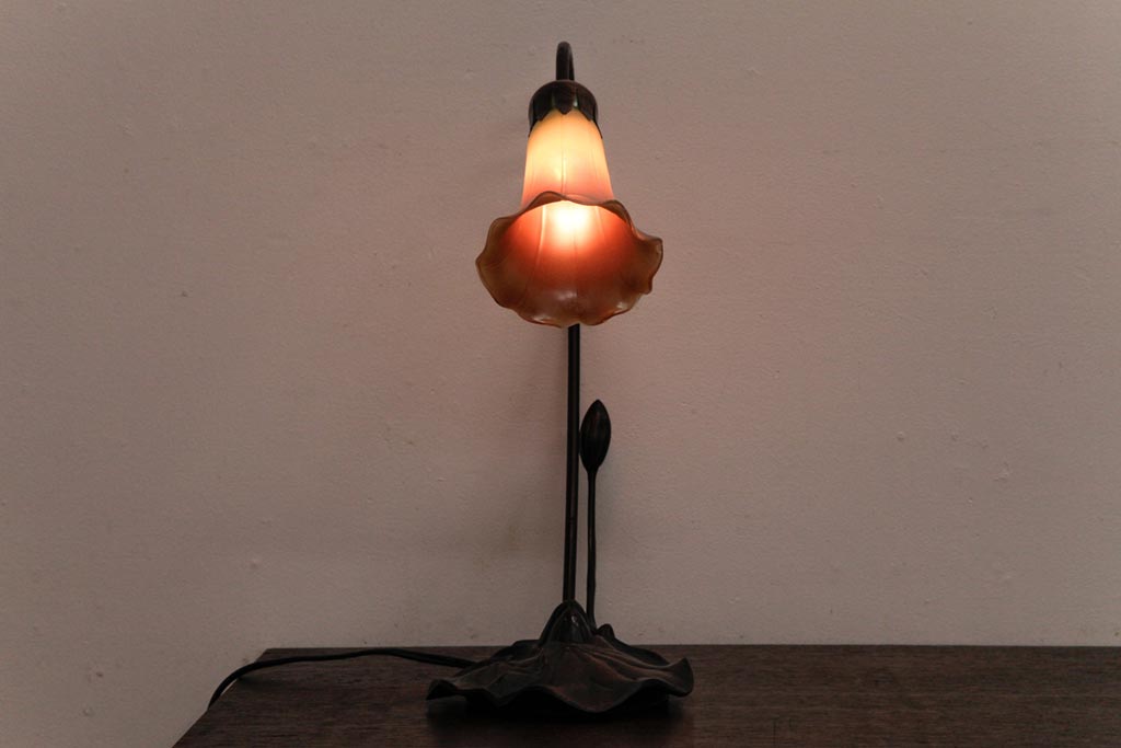 アンティーク雑貨　マツヤマ工芸　ブロンズ　上品な雰囲気のリリーランプ(スタンドライト、テーブルランプ、卓上照明)