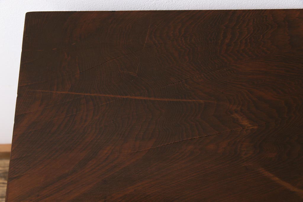 リメイク家具　古材一枚板　木目の流れが趣きのある鉄脚テーブル(サイドテーブル、コンソールテーブル)