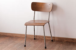 ヴィンテージ家具　イギリスビンテージ　インダストリアルな空間作りに活躍するスクールチェア(ワークチェア、板座チェア、椅子)(3)