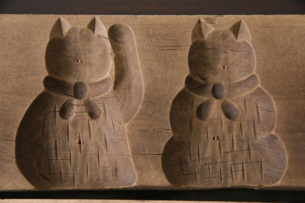 アンティーク雑貨　昭和初期(戦前)　猫・キツネ・ニワトリ　動物モチーフのアンティーク木製菓子型(木型)2種セット