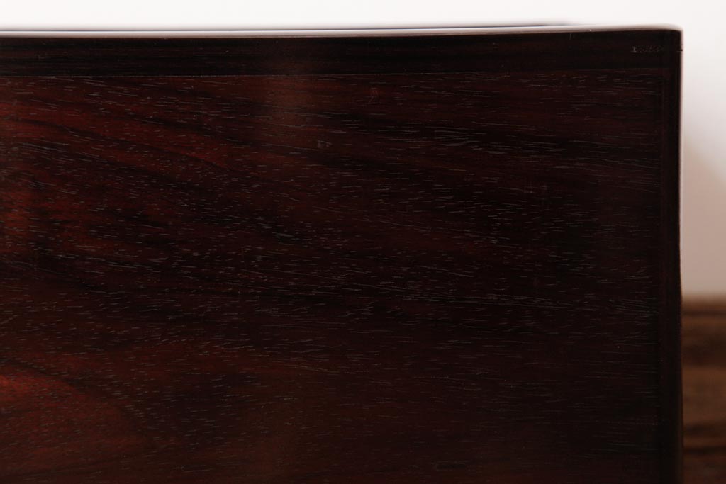 アンティーク雑貨　和製アンティーク　指物　紫檀材　なめらかな漆塗りの高級箱火鉢(手あぶり)(1)