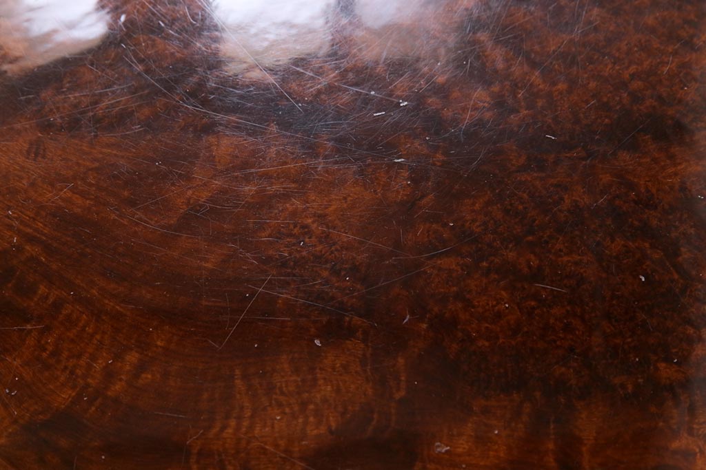ヴィンテージ家具　ビンテージ　花梨(カリン)材　鳥眼杢　厚い天板が存在感を放つ座卓(テーブル)