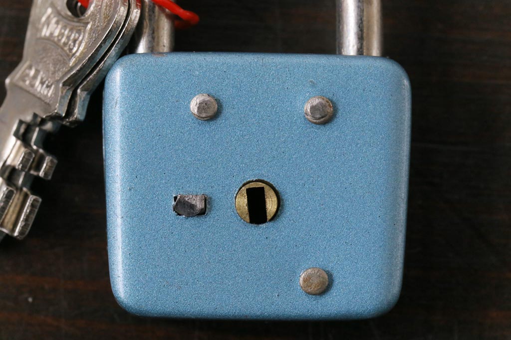 アンティーク雑貨　昭和　S.K.C　レトロなカラーが可愛らしいパドロックキー(南京錠、鍵、錠前)(2)