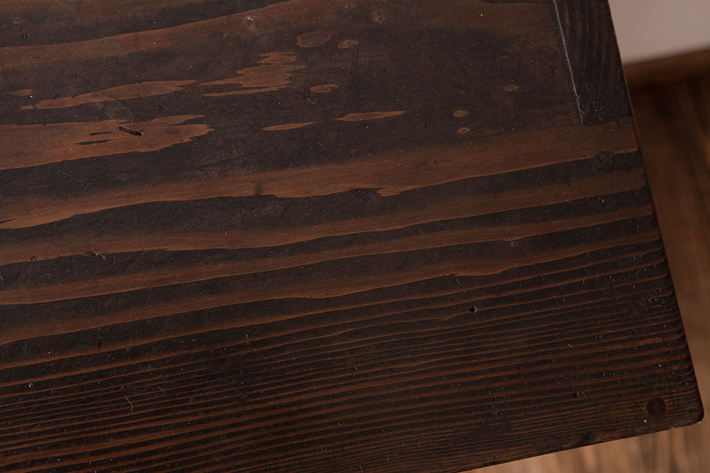 レトロ家具　昭和レトロ　古い木の質感が味わい深いガラス収納棚(食器棚)
