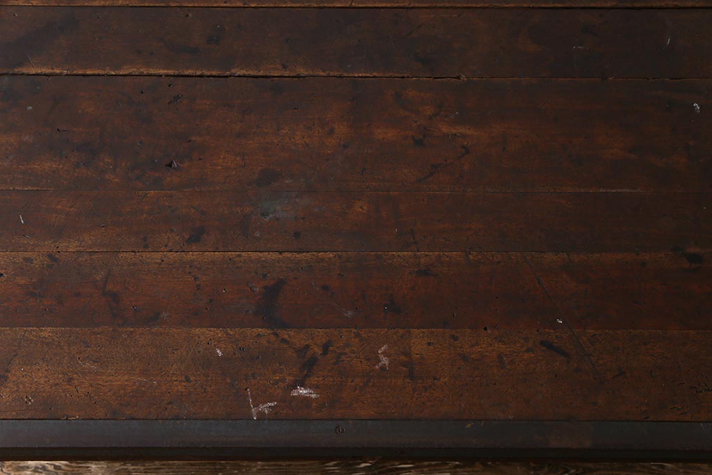ヴィンテージ家具　ビンテージ　ジャンクさが魅力的なアイアンフレームの作業台(鉄脚テーブル)(3)