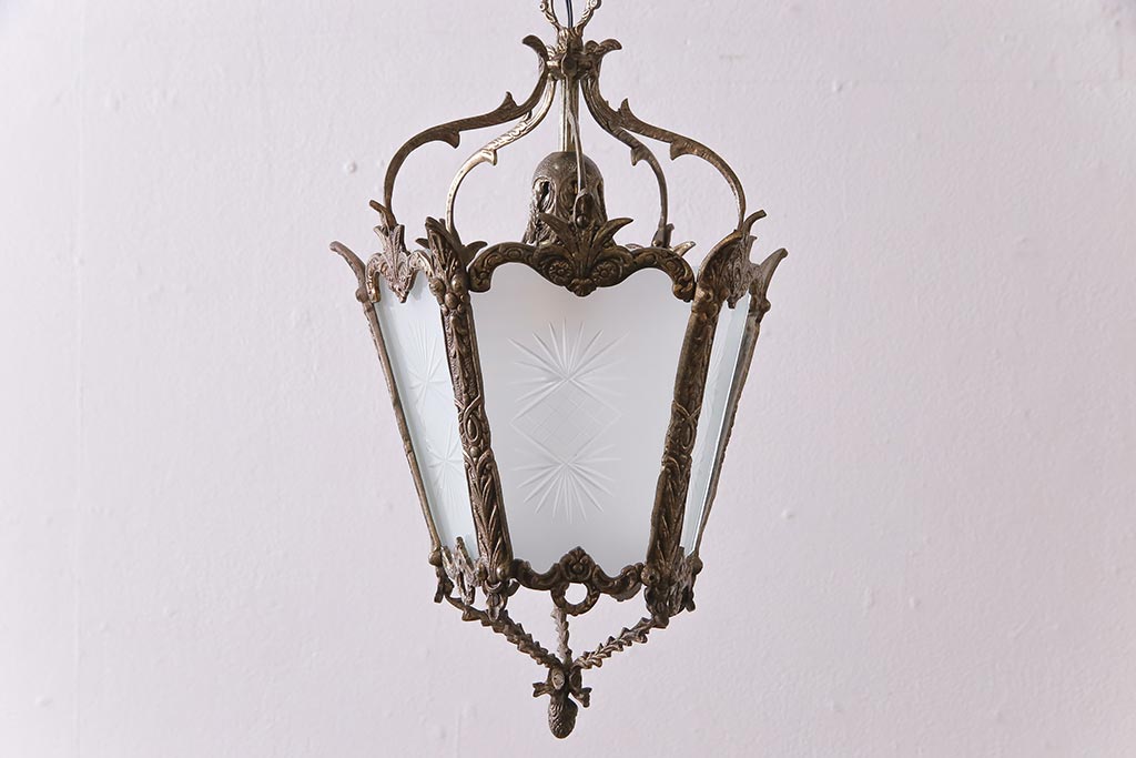 フランスアンティーク　ランタン型　凝った意匠が目を引くゴシック風ペンダントランプ(ライト、天井照明)