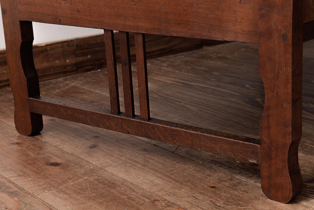 レトロ家具　昭和レトロ　栓材・樺材　取っ手が個性的な味のある趣の文机(座机、ローテーブル)