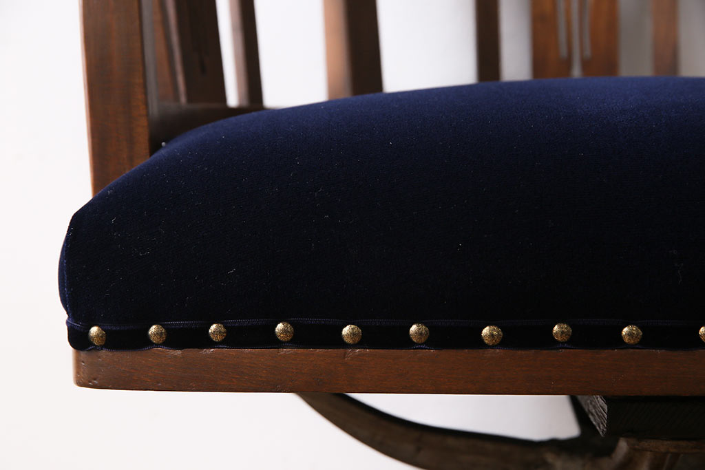 アンティーク家具　大正ロマン　ナラ材　上品な透かし彫りのドクターチェア(回転椅子、アームチェア)