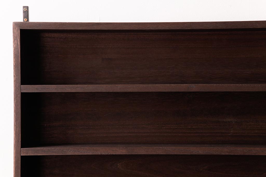 リメイク家具　桐材　柔らかな雰囲気を漂わせるウォールシェルフ・3段(壁掛け収納棚、飾り棚、ディスプレイラック)(1)