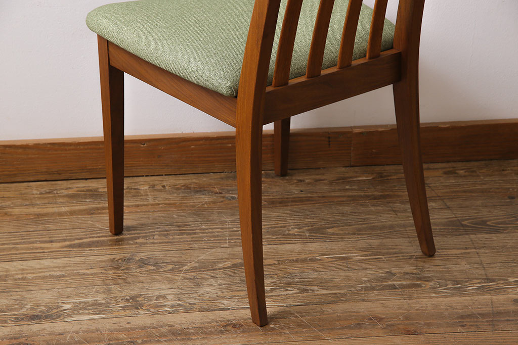 ヴィンテージ家具　ビンテージ　G-PLAN(ジープラン)　淡いグリーンのおしゃれなダイニングチェア(ワークチェア、椅子)(2)