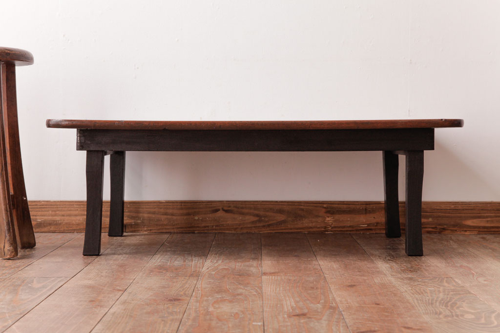 アンティーク家具　昭和中期　栓材一枚板　味わいある佇まいが魅力の角ちゃぶ台(座卓、ローテーブル)