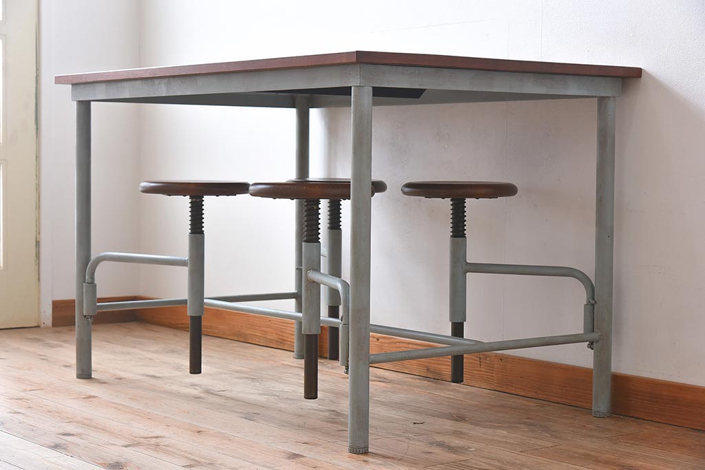 ラフジュ工房オリジナル　ペイント　淡い青緑　4脚格納スツールのテーブル(作業台、ダイニングテーブル)