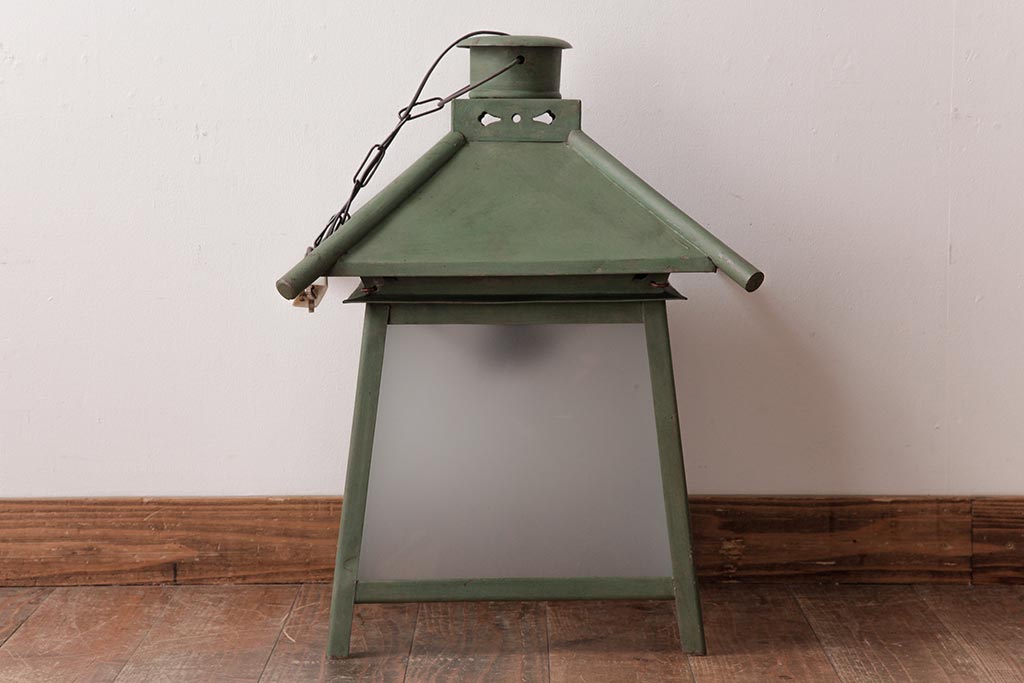 昭和中期　特大!　インダストリアルの空間にも合うブリキ製の灯籠(灯篭、照明)