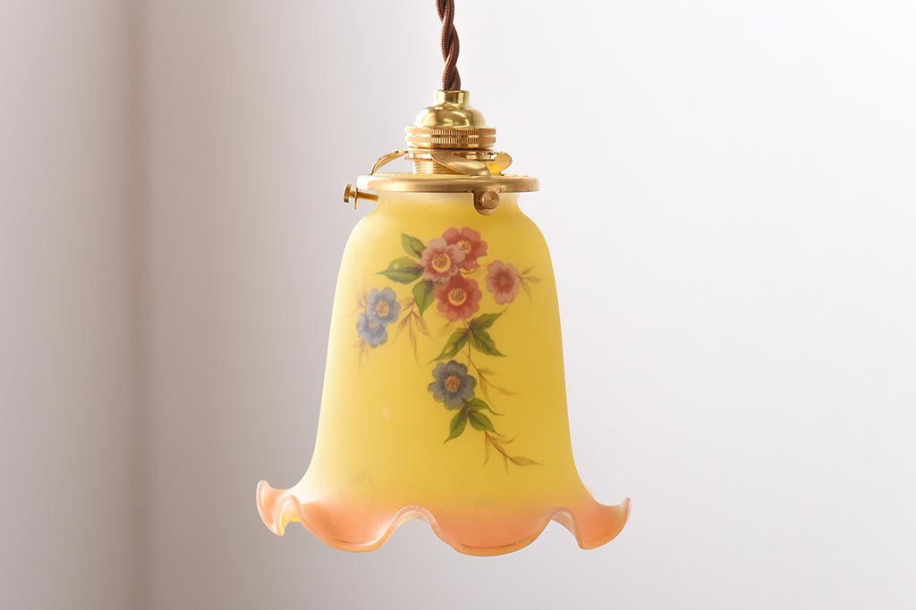 フランスビンテージ　花柄　優しく温かみのあるカラーが品のあるペンダントライト(シェード、吊り下げ照明)