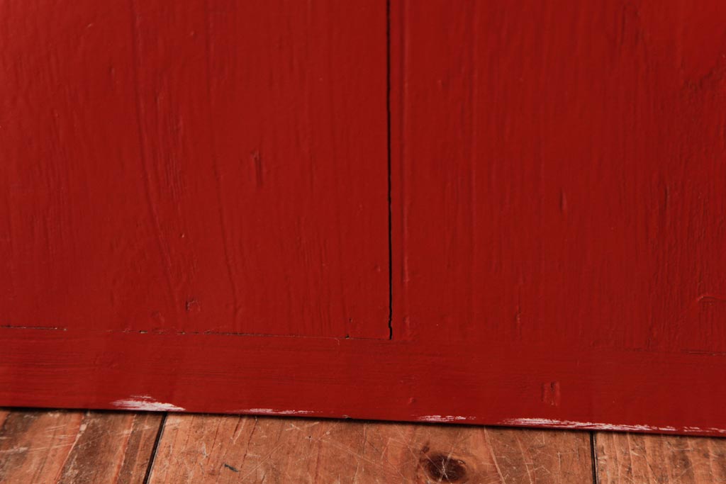 アンティーク家具　昭和初期　鮮やかな赤色が目を引く総桐材の箪笥(サイドチェスト、桐箪笥、桐たんす)