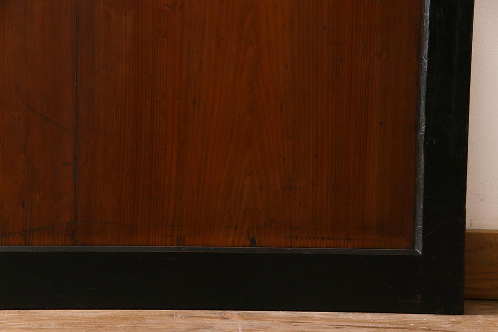 和製アンティーク　ヒノキ材　黒の縁がモダンな帯戸4枚セット(板戸、引戸、建具)