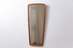 アンティーク雑貨　北欧ビンテージ　チーク材　温かな雰囲気の変形型ウォールミラー(壁掛け鏡)(1)