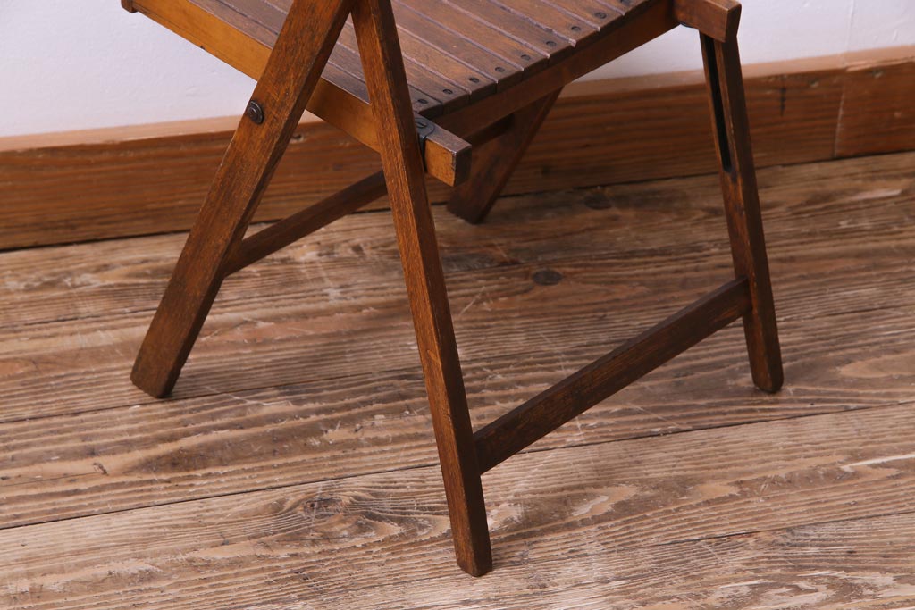 ヴィンテージ家具　ビンテージ　ブナ材　素朴な風合いが温もり溢れるフォールディングチェア(折り畳みチェア、椅子)