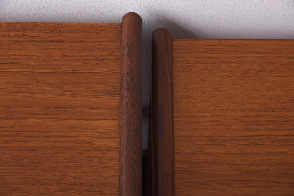 ヴィンテージ家具　北欧ビンテージ　G-PLAN(ジープラン)　温かみのある木味のネストテーブル(サイドテーブル)