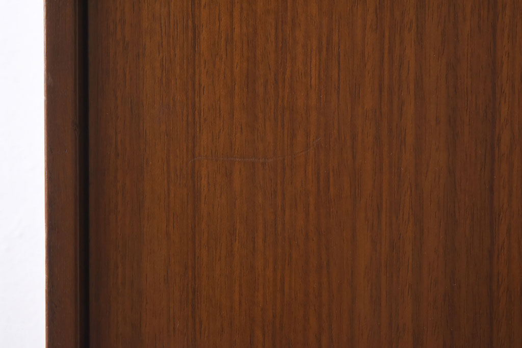 ヴィンテージ家具　北欧ビンテージ　G-PLAN(ジープラン)　BBシリーズ　モダンな佇まいが魅力的なワードローブ(収納棚、キャビネット)
