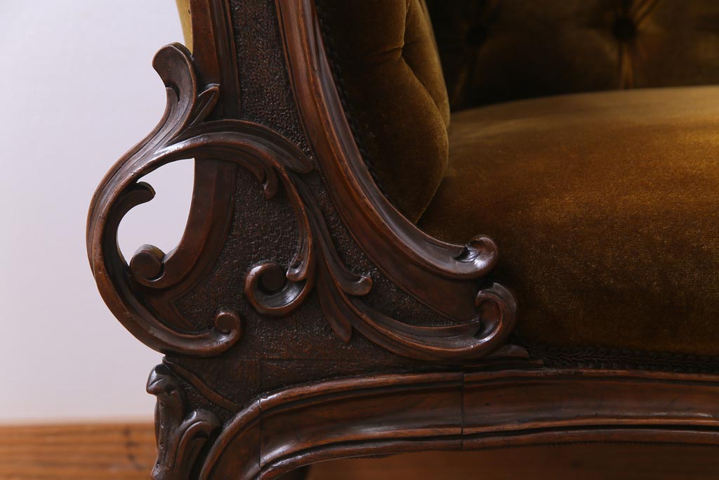 アンティーク家具　イギリスアンティーク　クラシカルな佇まいが魅力的なシェーズロング(ソファ、カウチソファ)