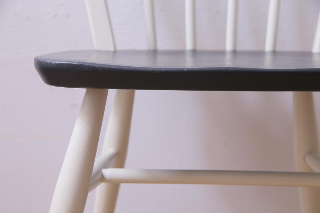 イギリスビンテージ　ペイント家具　ERCOL(アーコール)　バイカラーがお洒落なフープバックチェア(椅子、ダイニングチェア)