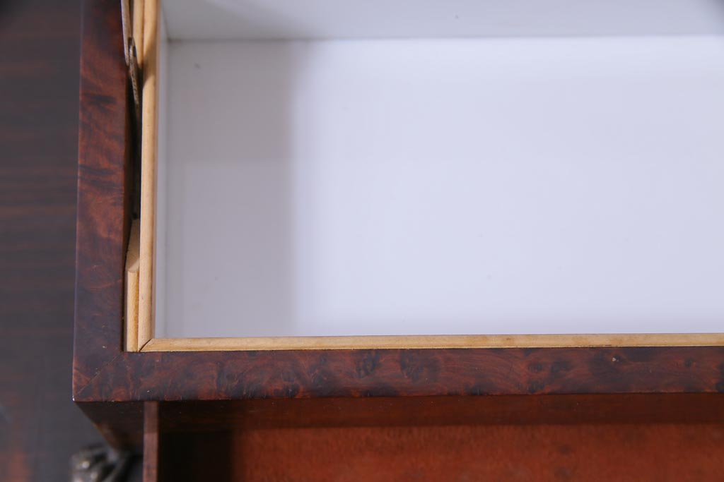 アンティーク雑貨　アメリカビンテージ　鳥眼杢　鹿角の意匠が目を引く脚付きシガーケース(ヒュミドール、葉巻入れ)