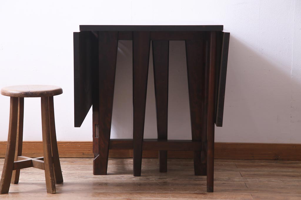 中古　民芸家具　スタイリッシュな佇まいが魅力のバタフライテーブル(ダイニングテーブル、食卓)
