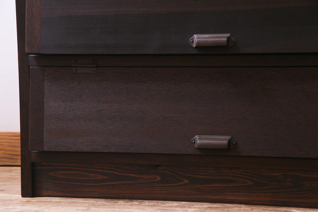 ラフジュ工房オリジナル　リメイク家具　パタパタ扉が使い勝手の良い収納棚(リビングボード、戸棚、下駄箱)