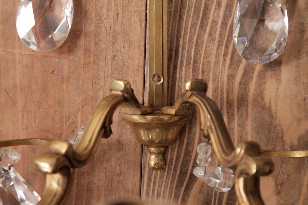 フランスビンテージ　ガラスドロップが煌めく壁掛けシャンデリア(3灯、照明、ウォールブラケット)(2)