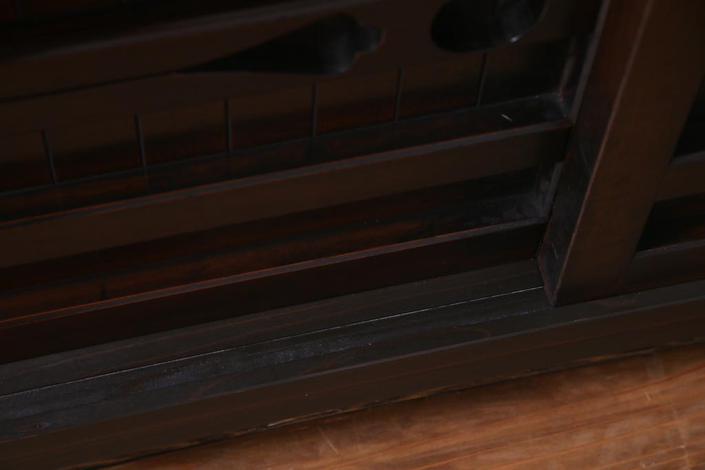 ラフジュ工房オリジナル　リメイク　明治期の味わい深い建具を使った脚付きローボード(戸棚、テレビボード、収納棚)