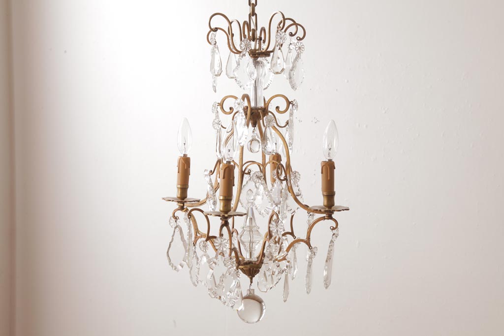 フランスビンテージ　縦長で存在感のあるガラスドロップシャンデリア(4灯、天井照明、吊り下げ照明)