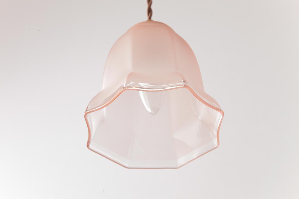 フランスアンティーク　柔らかなピンク色のペンダントライト(天井照明、吊り下げ照明)