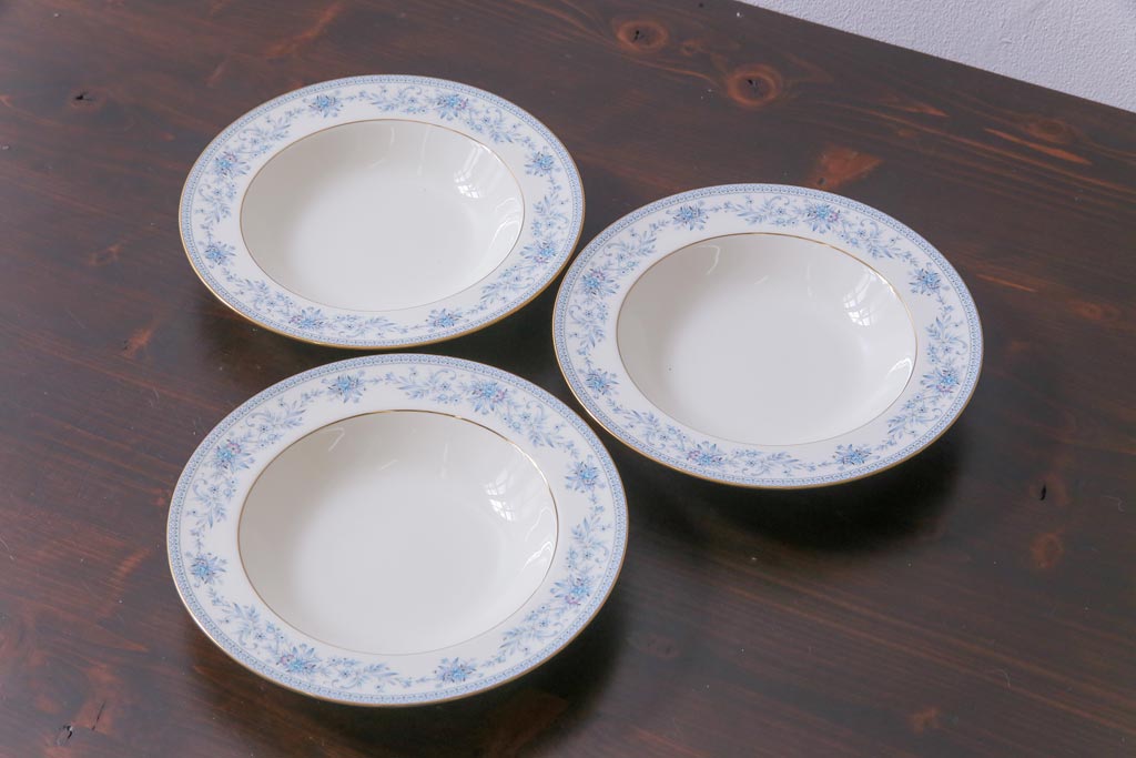 中古 ノリタケ(Noritake) ブルーヒル(廃盤) 淡いブルーの花柄が可憐な