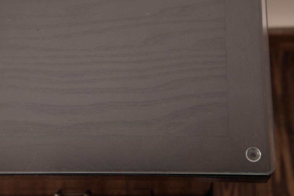 アンティーク家具　大正期　タモ玉杢材・唐木材　火鉢をリメイクしたサイドテーブル(脚付収納箱)