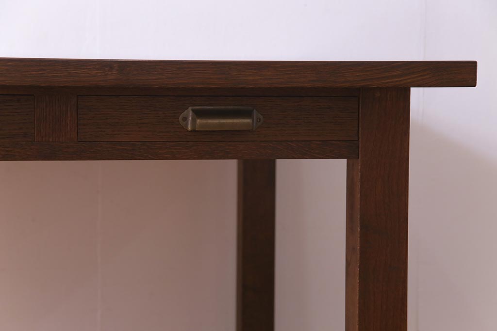 リメイク家具　天板オーク材　素朴な佇まいが魅力の引き出し付き作業テーブル(ダイニングテーブル、作業台)