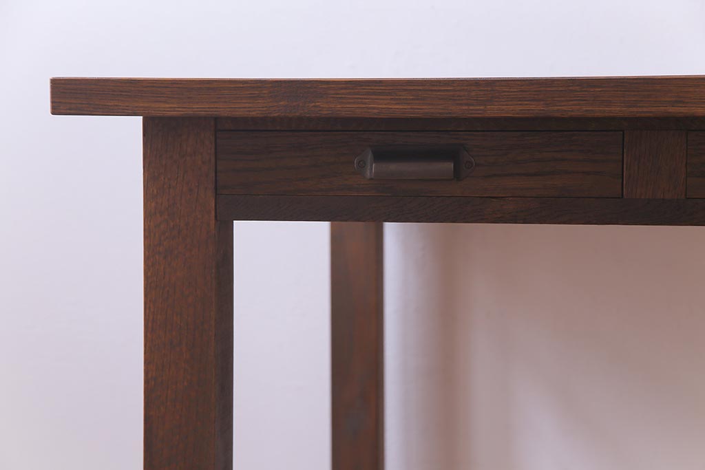 リメイク家具　天板オーク材　素朴な佇まいが魅力の引き出し付き作業テーブル(ダイニングテーブル、作業台)(1)