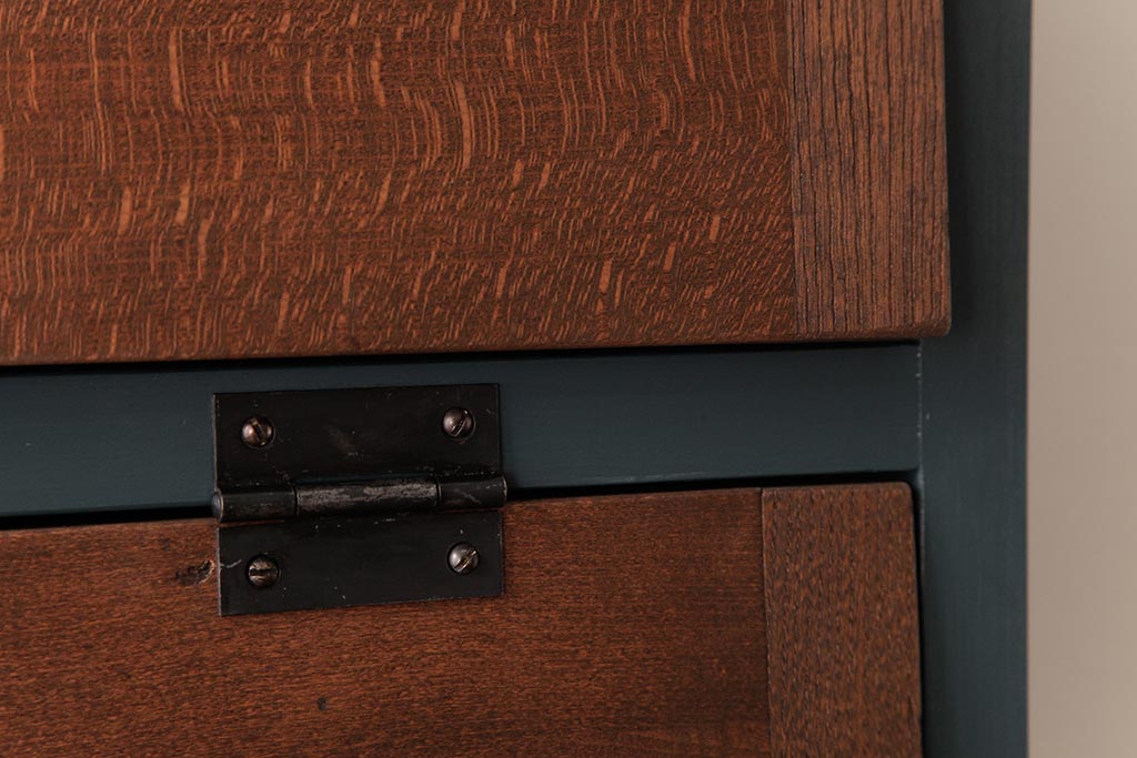 ラフジュ工房オリジナル　ペイント　コントラストがおしゃれなパタパタ扉の壁掛け収納棚(ウォールシェルフ)(1)