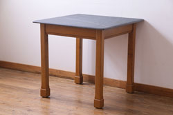 ヴィンテージ家具　ERCOL(アーコール)　イギリスビンテージ　マガジンラック付きローテーブル(センターテーブル、コーヒーテーブル)