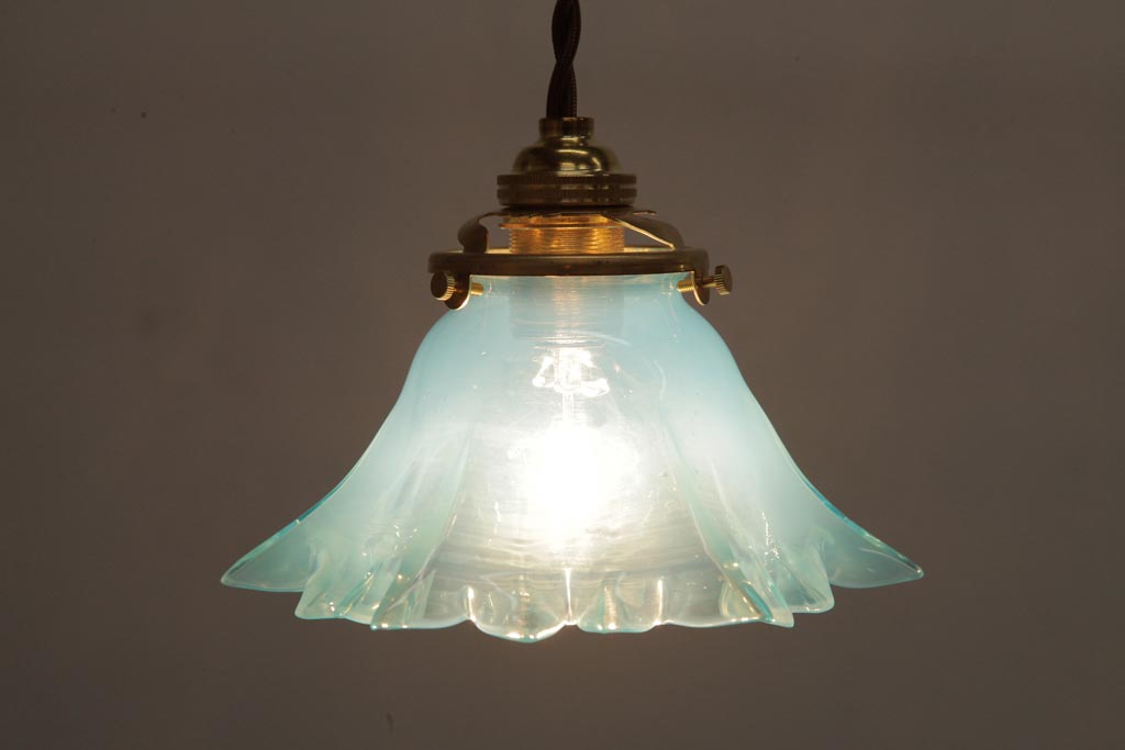 フランスアンティーク　ロマンチックな雰囲気漂うフリルガラスのペンダントライト(天井照明)