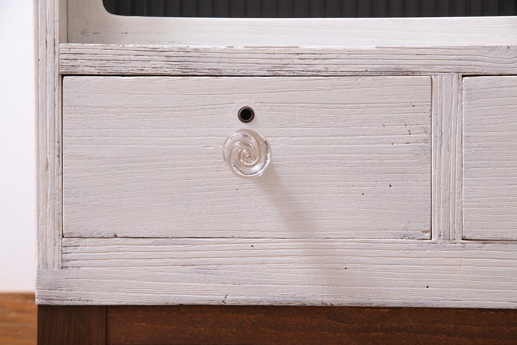 ペイント家具　リメイク　丸みのあるレトロな脚付きローボード(収納棚、戸棚)