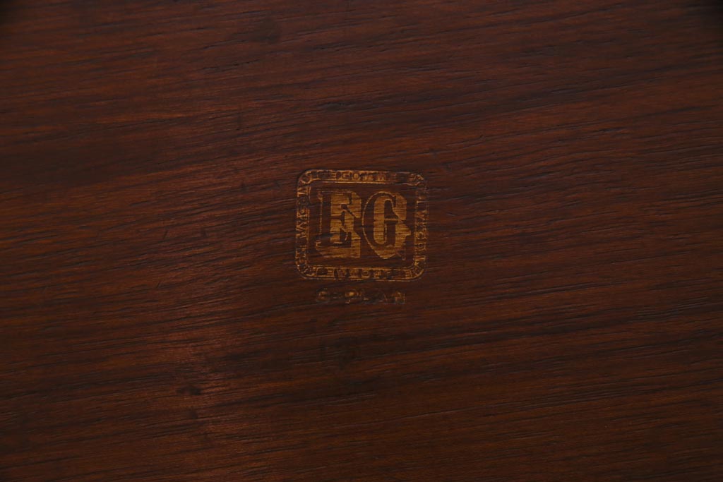 ヴィンテージ家具　北欧ビンテージ　G-PLAN(ジープラン)　BBシリーズ　レアデザインのラウンドテーブル(ダイニングテーブル、カフェテーブル)