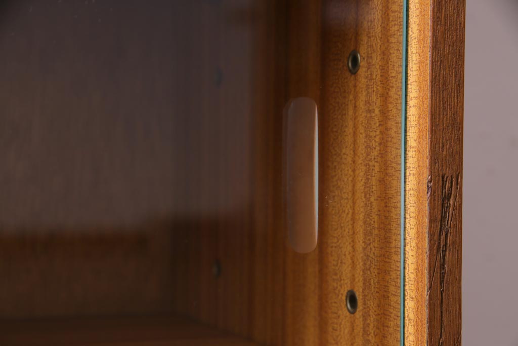 ビンテージ　北欧家具　チーク材　レトロモダンなデザインがお洒落なサイドボード(キャビネット、収納棚、戸棚)