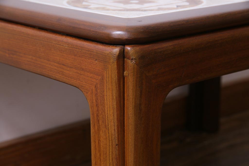 ヴィンテージ家具　北欧ビンテージ　G-PLAN(ジープラン)　チーク材　タイルトップのサイドテーブル(センターテーブル、コーヒーテーブル)